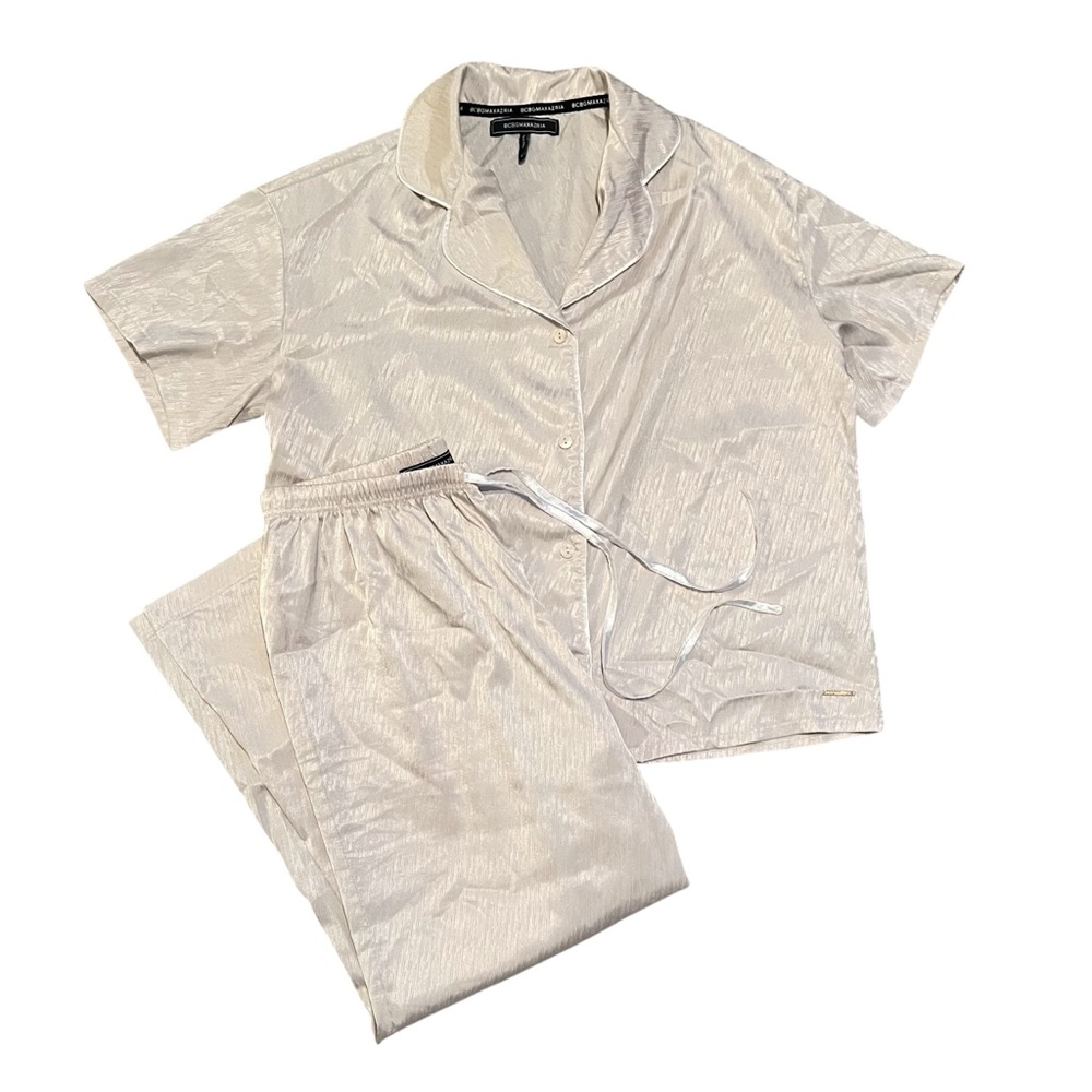 BCBGMAXAZRIA Short Sleeve Capri Satin Pajama Set in Cream White Size Small